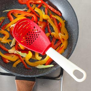 Multifunctional Slotted Spoon – Grind, Stir, Press Garlic & Ginger, Scoop, and Drain – Versatile Plastic Kitchen Utensil for Cooking & Stir-Fry